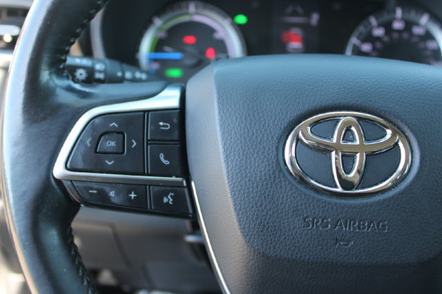 Used 2020 Toyota Highlander LE FWD image 20