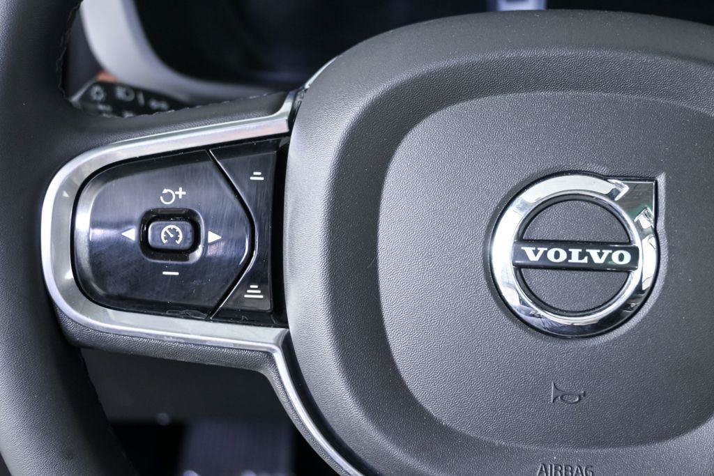 Certified 2023 Volvo XC60 B5 Ultimate AWD/4WD image 12