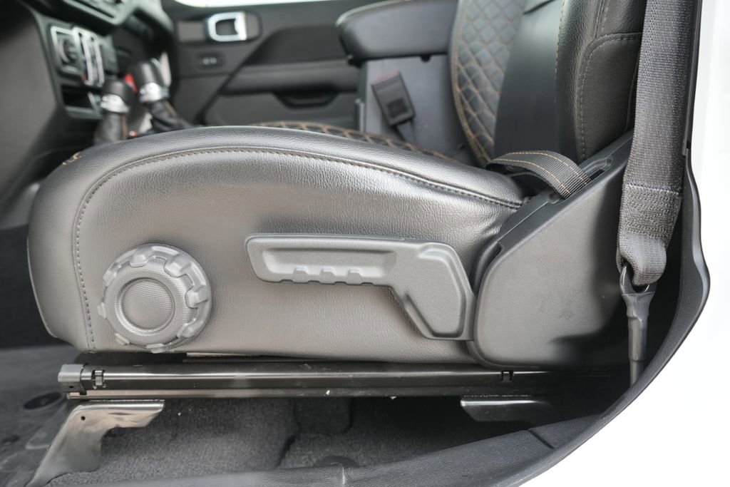 Used 2023 Jeep Wrangler Unlimited Sahara image 23