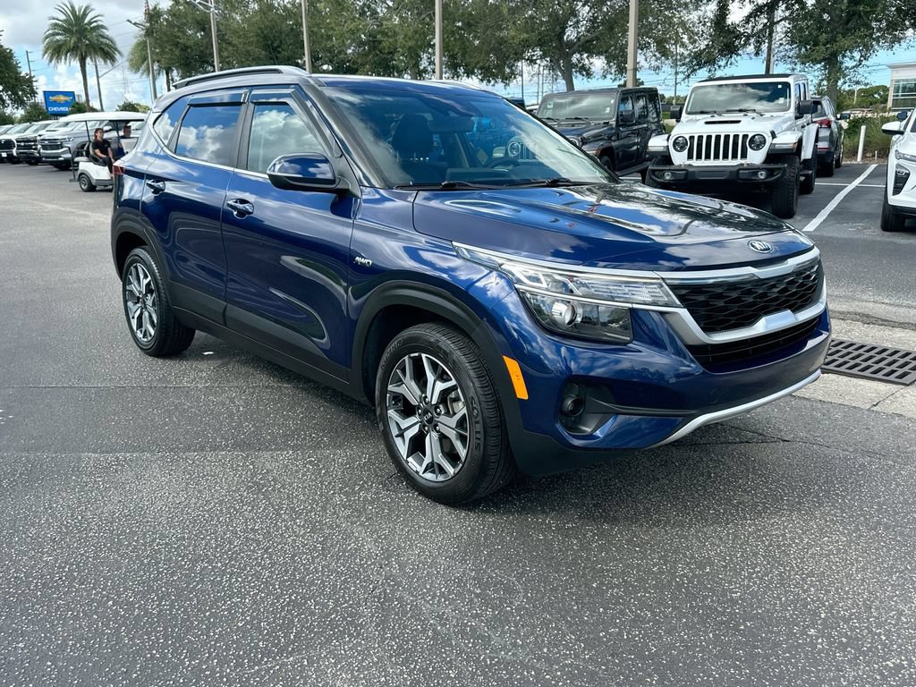Used 2021 Kia Seltos EX AWD/4WD image 3