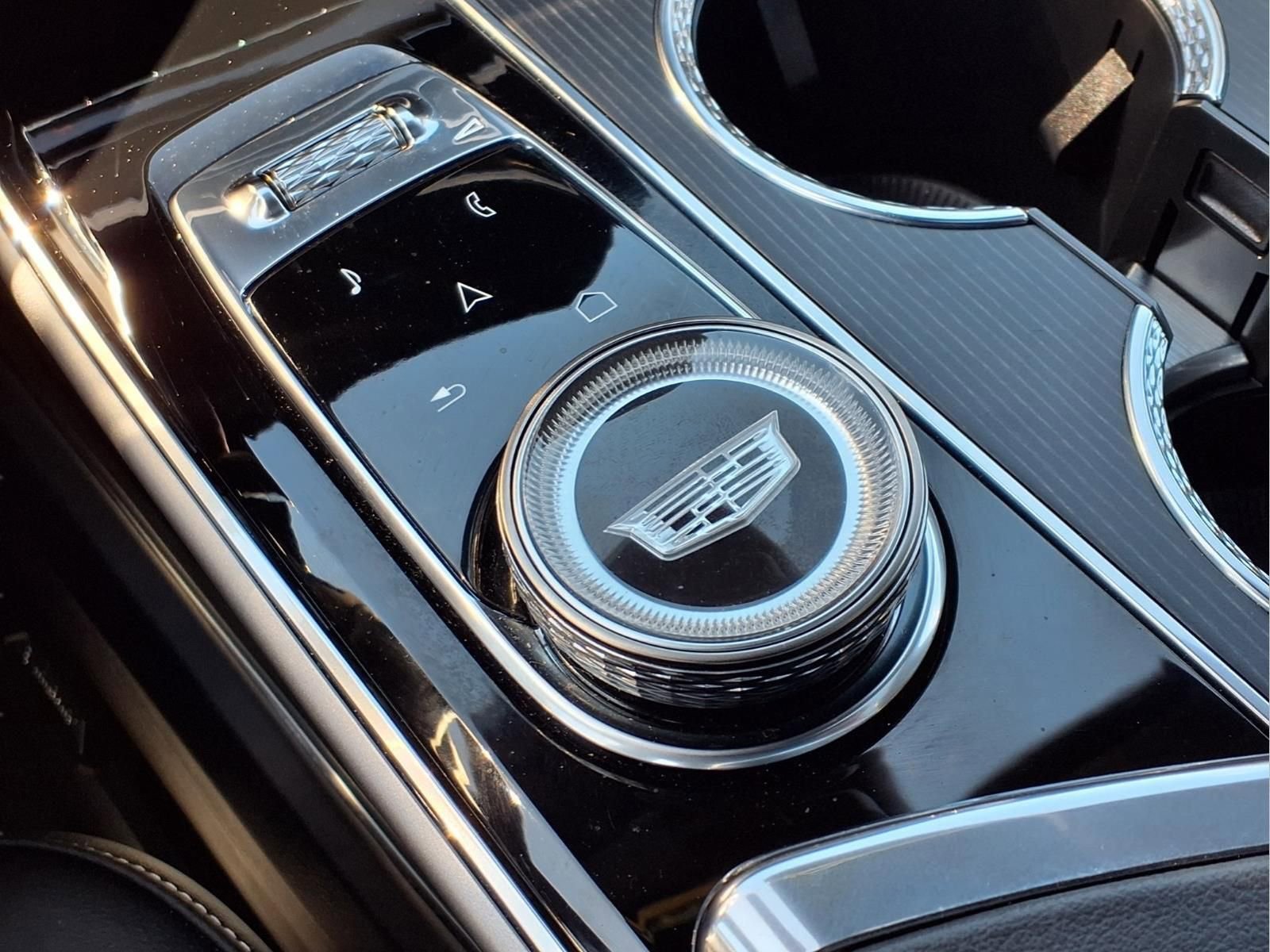 Used 2024 Cadillac Lyriq Luxury w/ LPO, Floor Liner Package AWD/4WD image 21