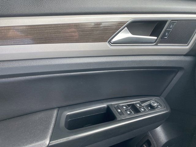 Used 2025 Volkswagen Jetta SE image 19