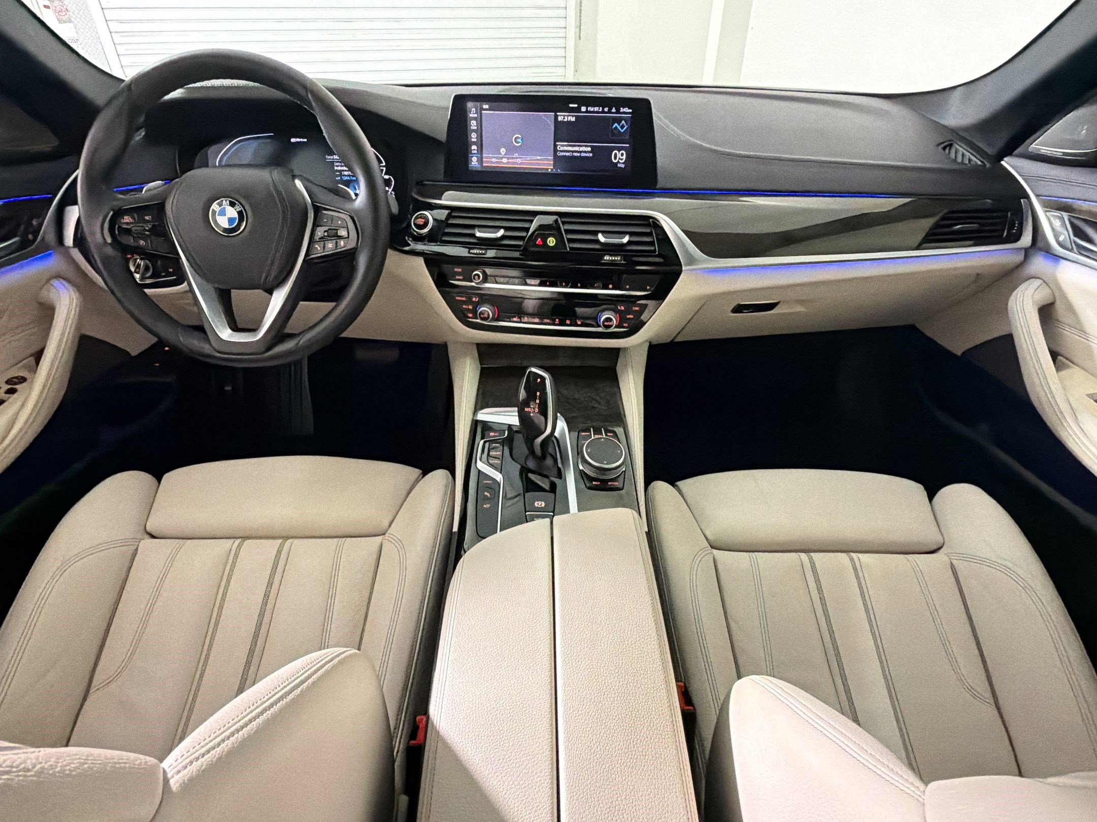 Used 2020 BMW 530e w/ Premium Package RWD image 15
