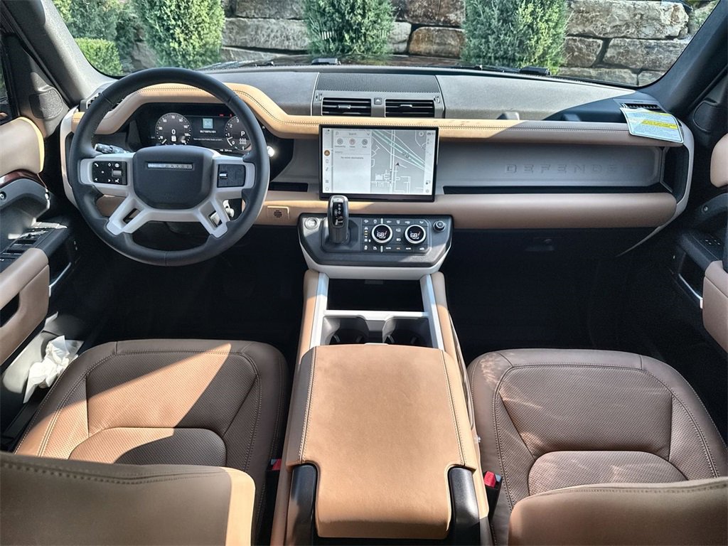 Used 2025 Land Rover Defender 130 S image 12
