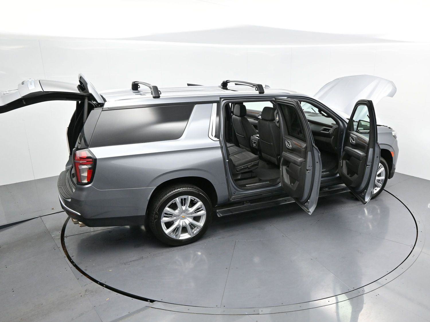 Used 2022 Chevrolet Suburban High Country image 48