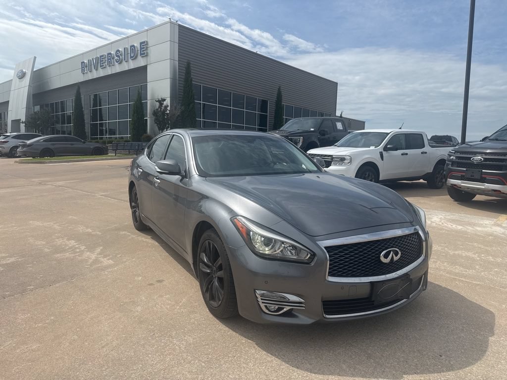Used 2018 INFINITI Q70 Luxe w/ Proactive Package