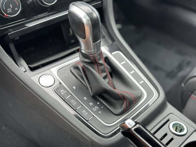 Used 2019 Volkswagen GTI SE FWD image 23