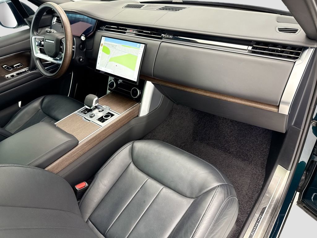 Used 2023 Land Rover Range Rover Autobiography image 16