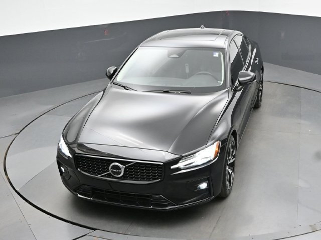 Used 2025 Volvo S60 B5 Plus AWD/4WD image 44
