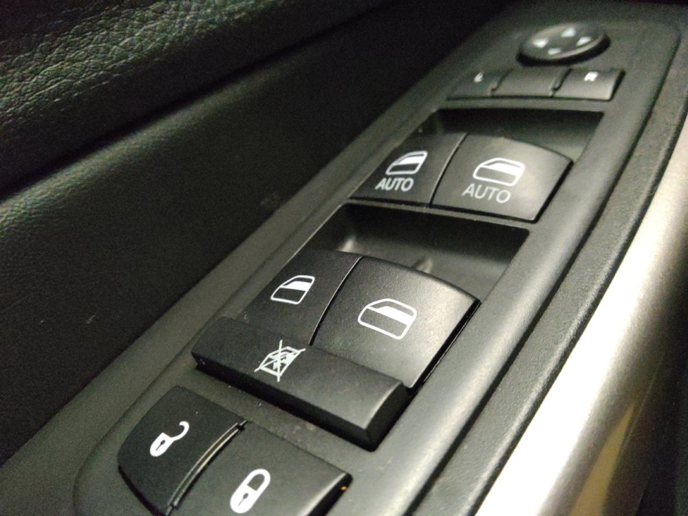 Used 2019 Jeep Cherokee Latitude Plus AWD/4WD image 27