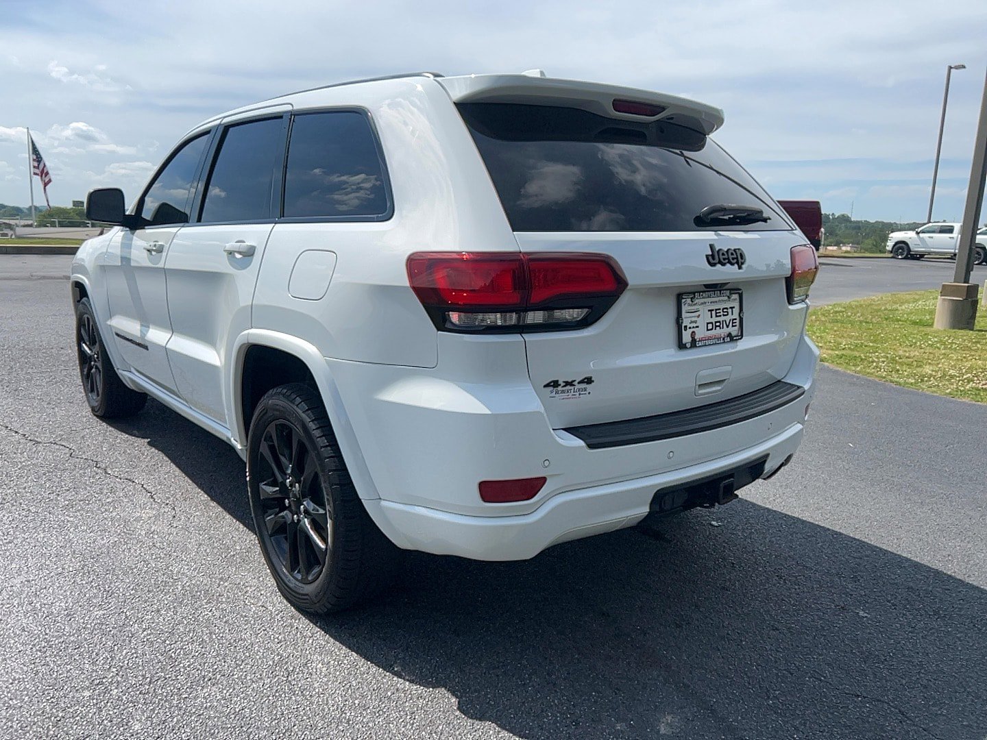 Used 2022 Jeep Grand Cherokee Laredo X AWD/4WD image 7