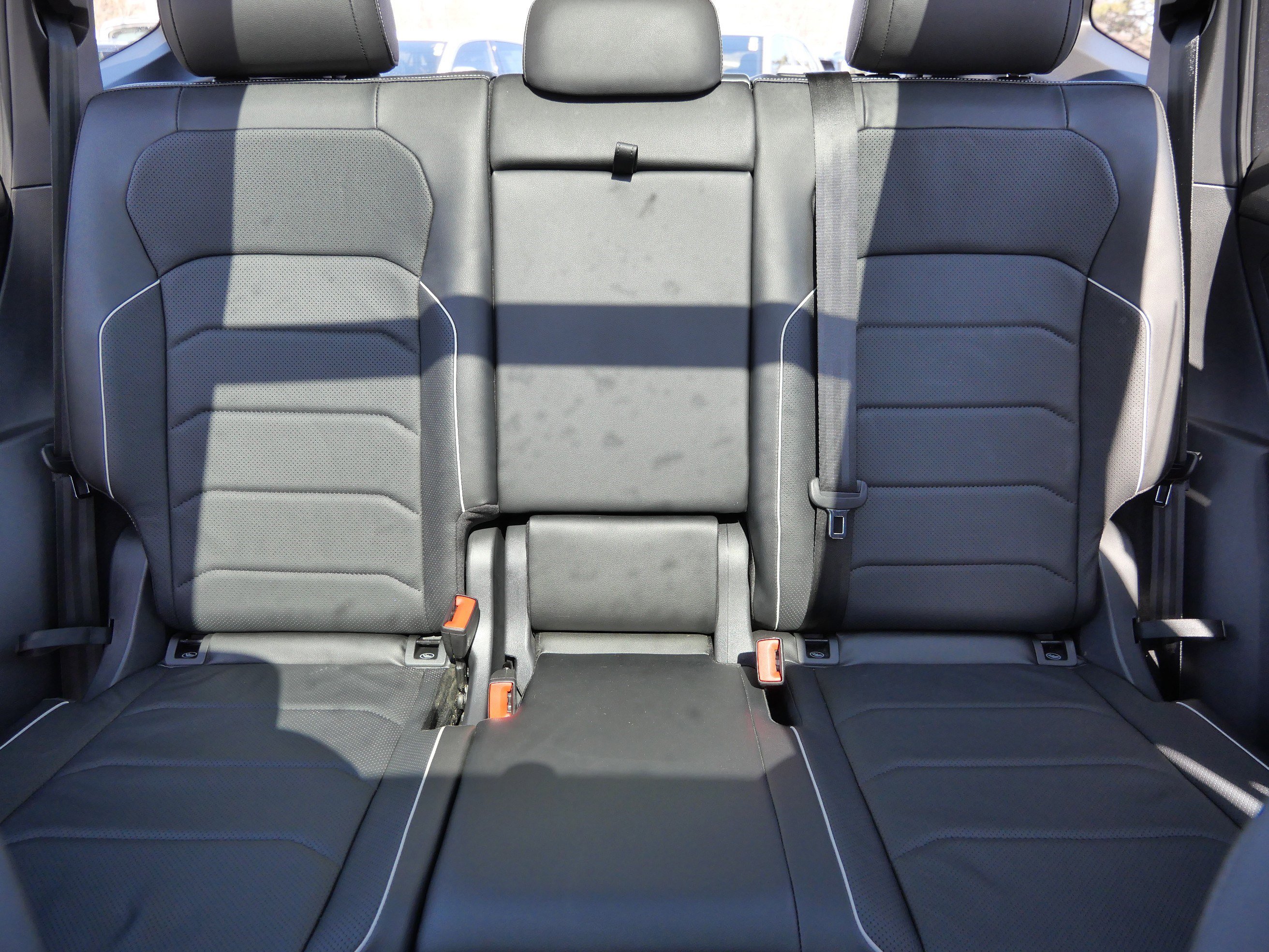 Used 2023 Volkswagen Tiguan SEL R-Line image 13