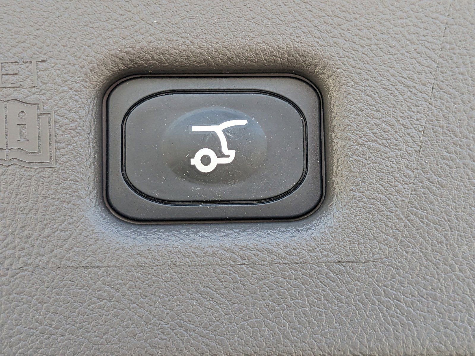 Certified 2023 Lincoln Nautilus Reserve w/ Equipment Group 201A image 15