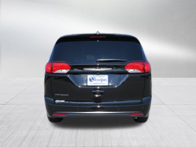 New 2025 Chrysler Voyager LX FWD image 4
