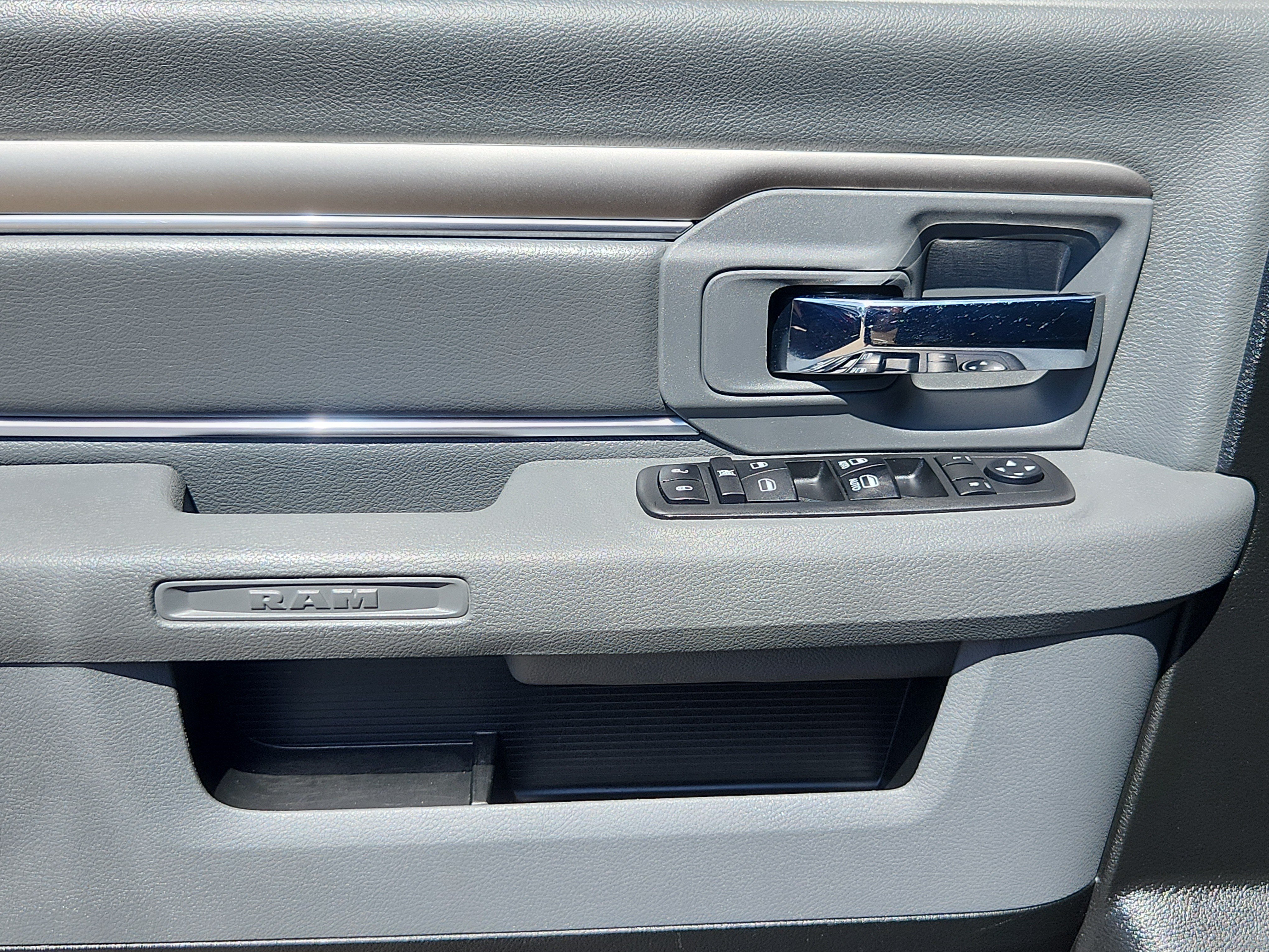 Used 2019 RAM 1500 Classic Warlock w/ Electronics Group AWD/4WD image 8
