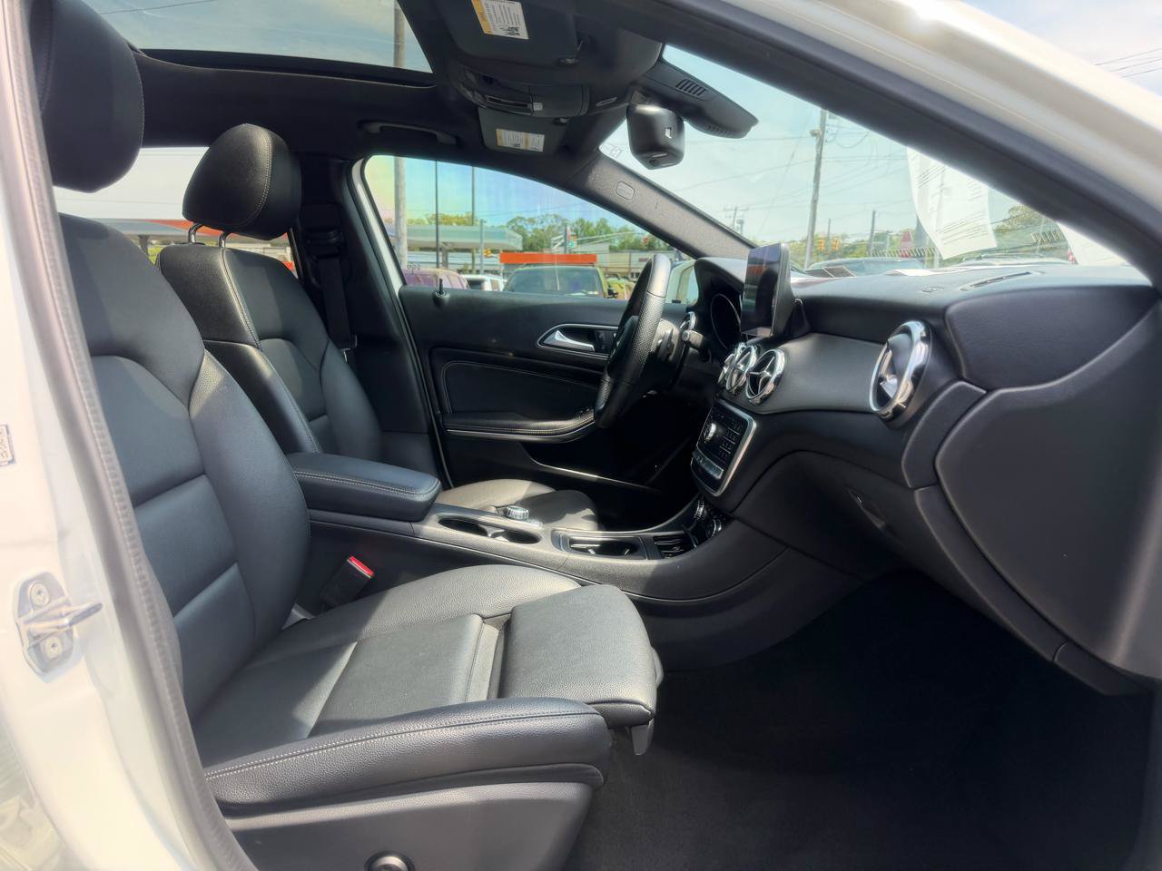 Used 2020 Mercedes-Benz GLA 250 4MATIC image 20