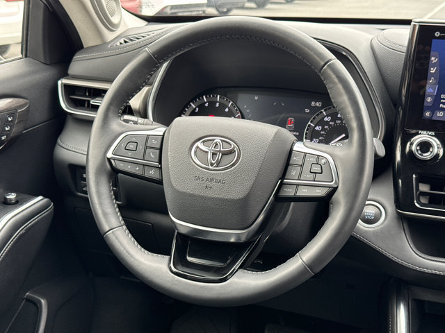 Certified 2021 Toyota Highlander Limited FWD image 24