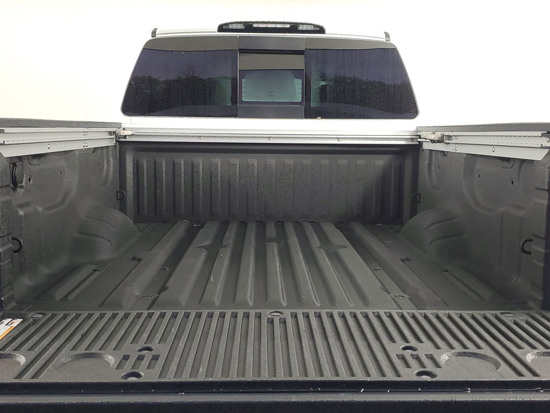 Used 2024 Nissan Titan PRO-4X w/ Pro-4x Convenience Package image 20