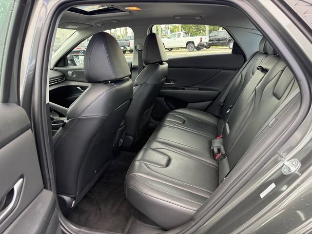 Used 2024 Hyundai Elantra Limited FWD image 12