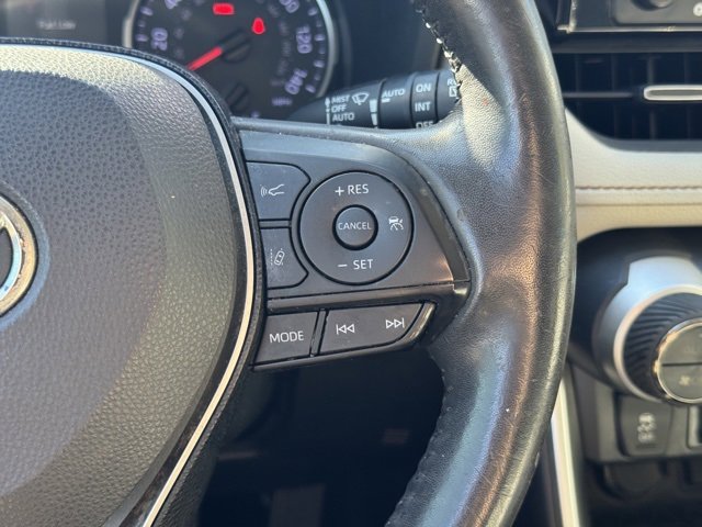 Used 2020 Toyota RAV4 XLE Premium image 29