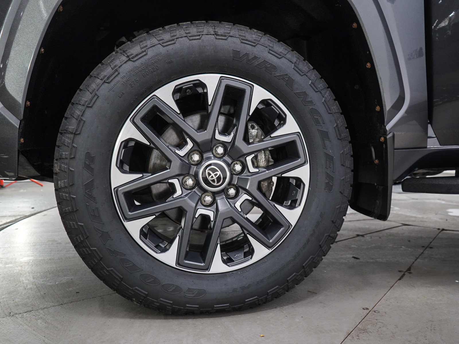 Used 2022 Toyota Tundra Limited AWD/4WD image 33