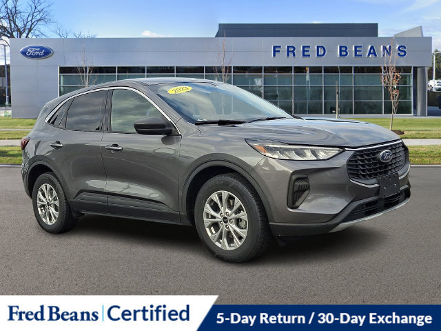 Used 2023 Ford Escape Active AWD/4WD image 1