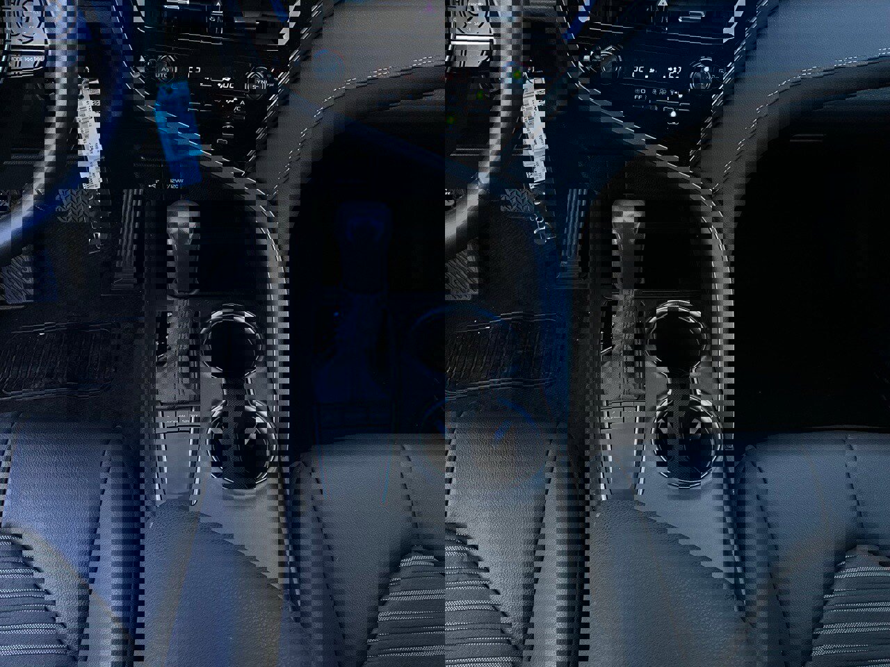 Used 2024 Toyota Camry SE image 15