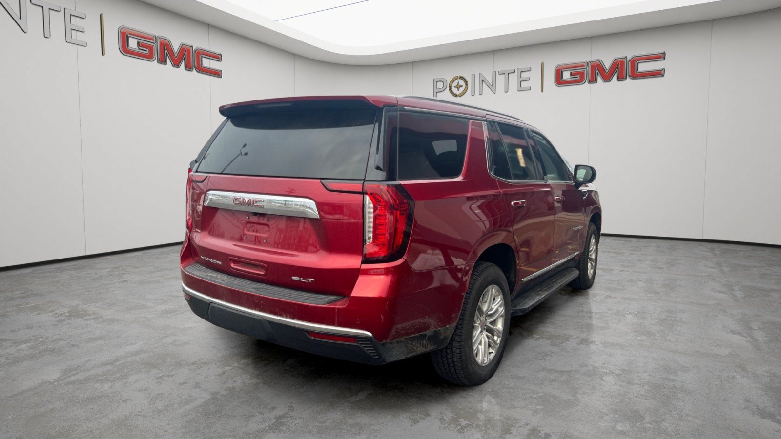 Used 2023 GMC Yukon SLT AWD/4WD image 6