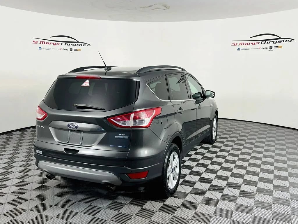 Used 2016 Ford Escape SE w/ Equipment Group 201A FWD image 8