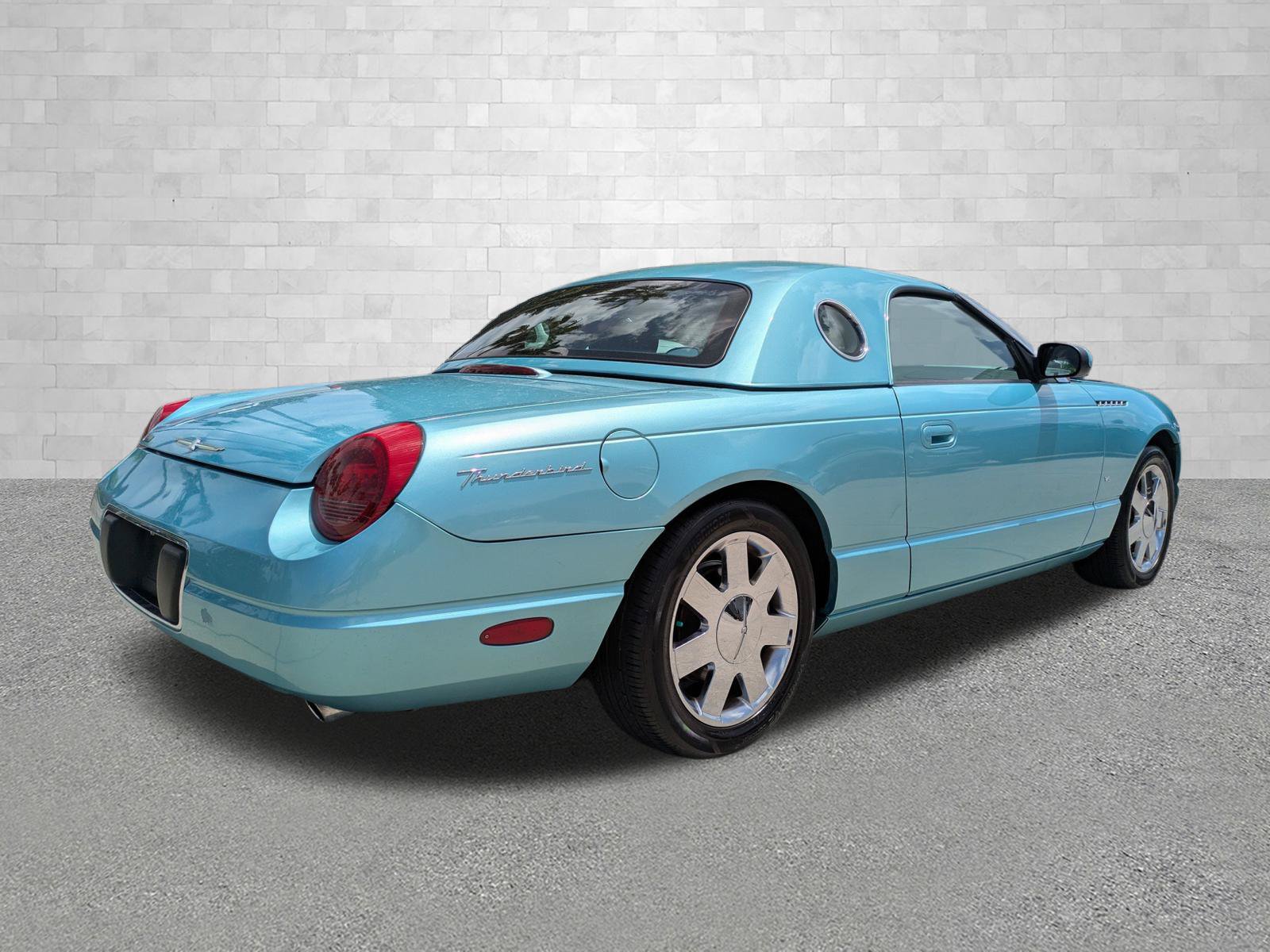 Used 2002 Ford Thunderbird RWD image 2