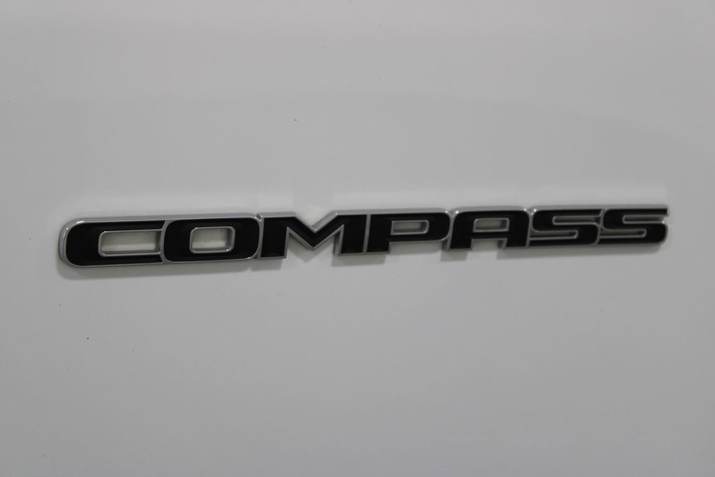 Used 2024 Jeep Compass Latitude image 13