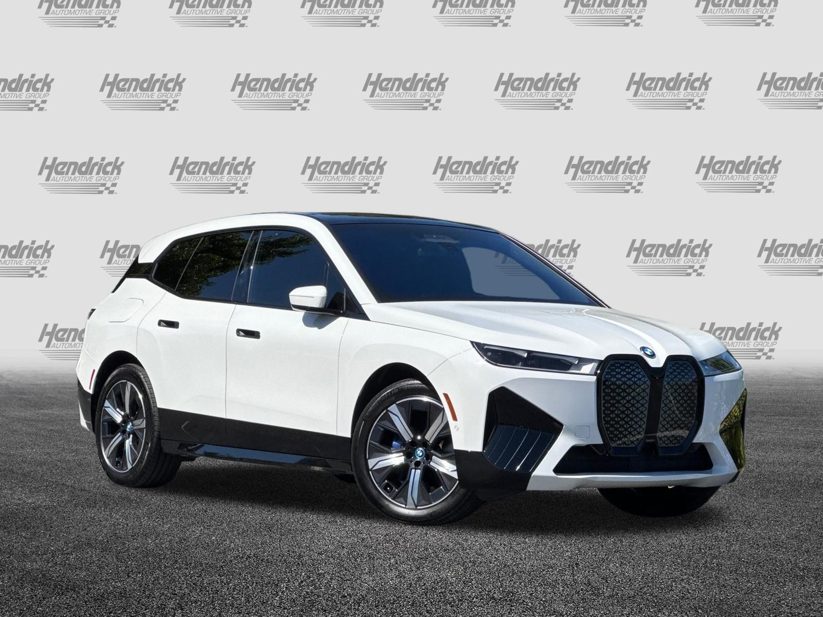 Used 2024 BMW iX xDrive50 w/ Sport Package AWD/4WD image 2