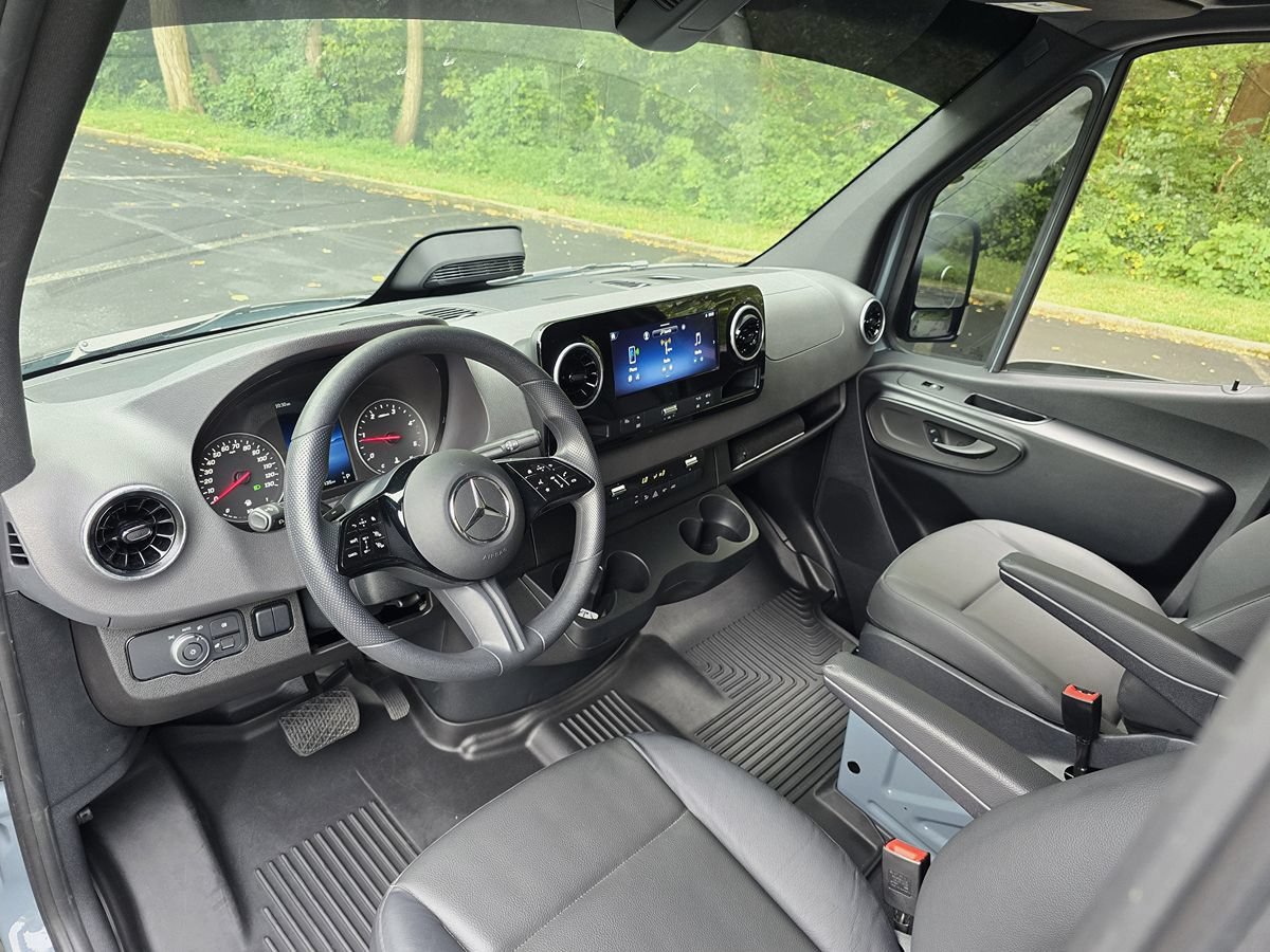 Used 2026 Mercedes-Benz Sprinter 2500 image 2