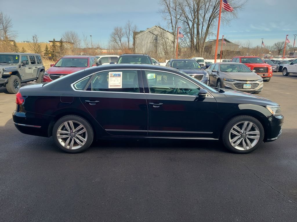 Used 2016 Volkswagen Passat 1.8T SEL Premium image 10
