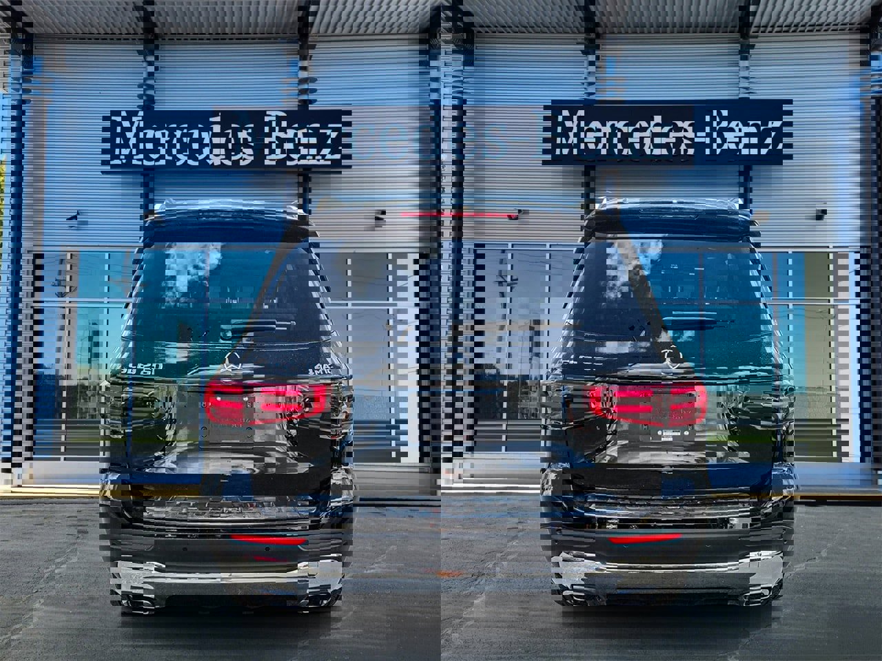 New 2026 Mercedes-Benz GLB 250 4MATIC image 5