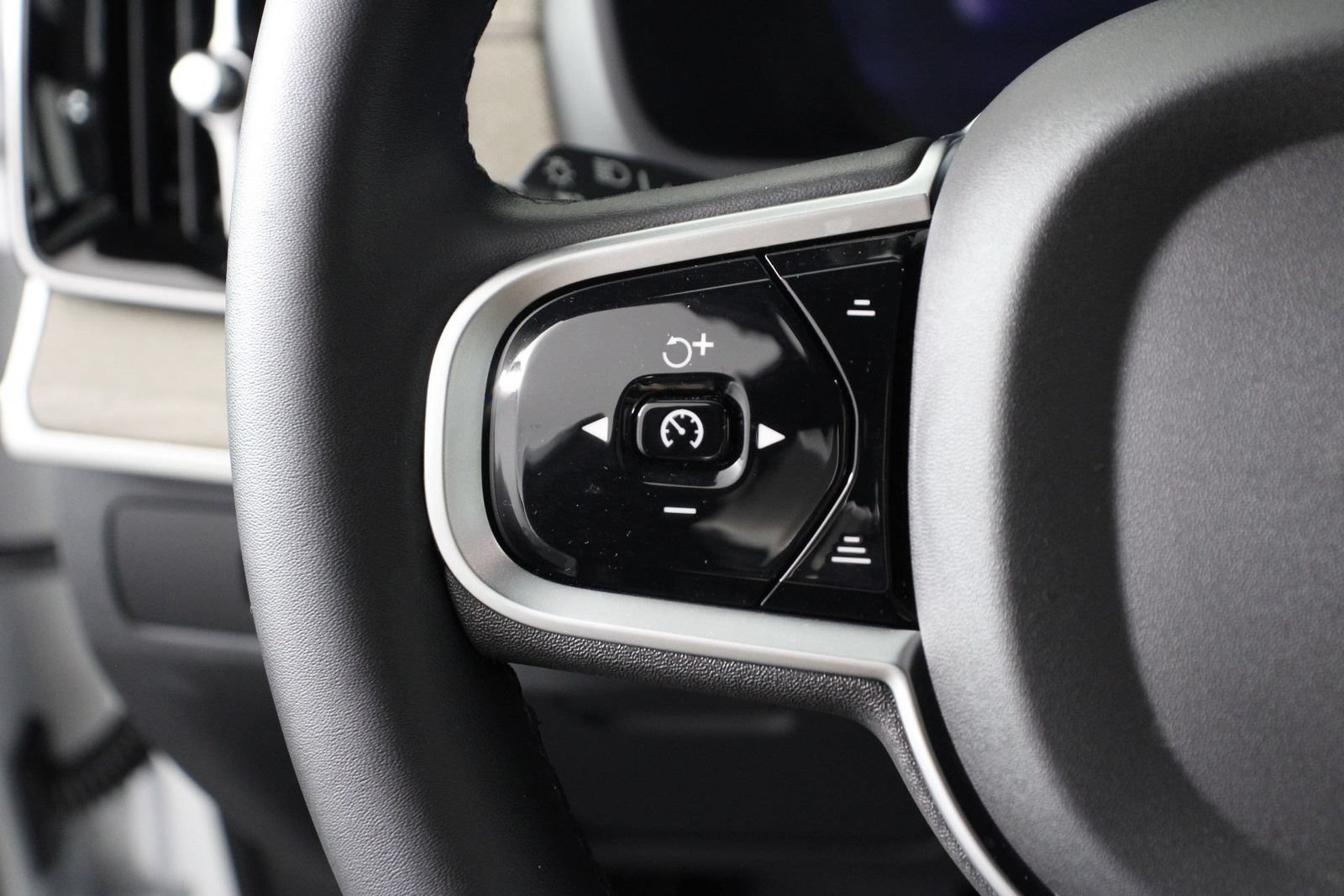 Certified 2026 Volvo XC90 B6 Plus AWD/4WD image 10