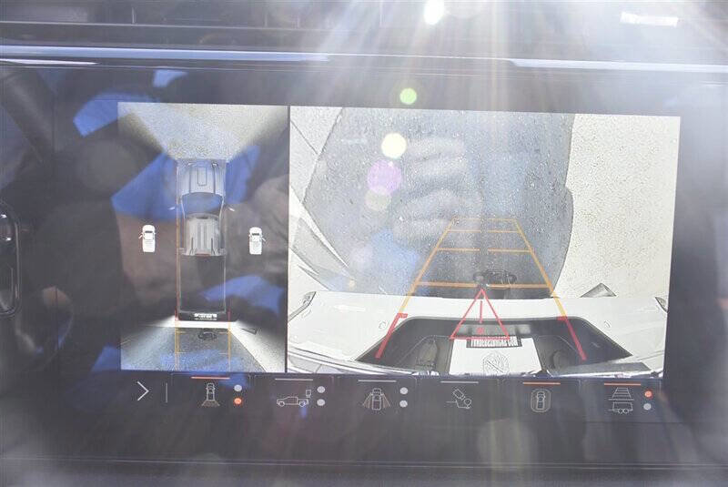 Used 2025 GMC Sierra 3500 AT4 w/ AT4 Premium Plus Package image 24