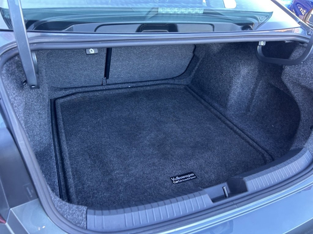 Used 2022 Volkswagen Jetta SE image 13