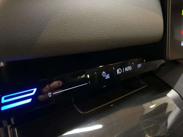 Used 2025 BMW 530i w/ Premium Package RWD image 64