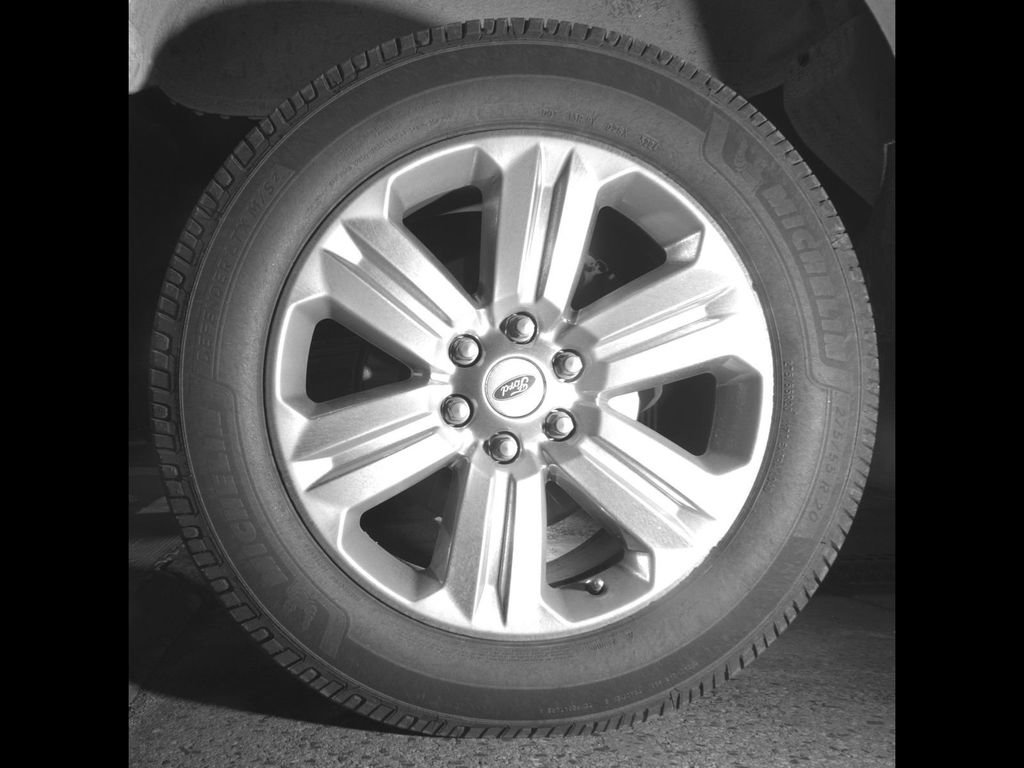 Used 2018 Ford F150 Lariat w/ Equipment Group 502A Luxury image 11