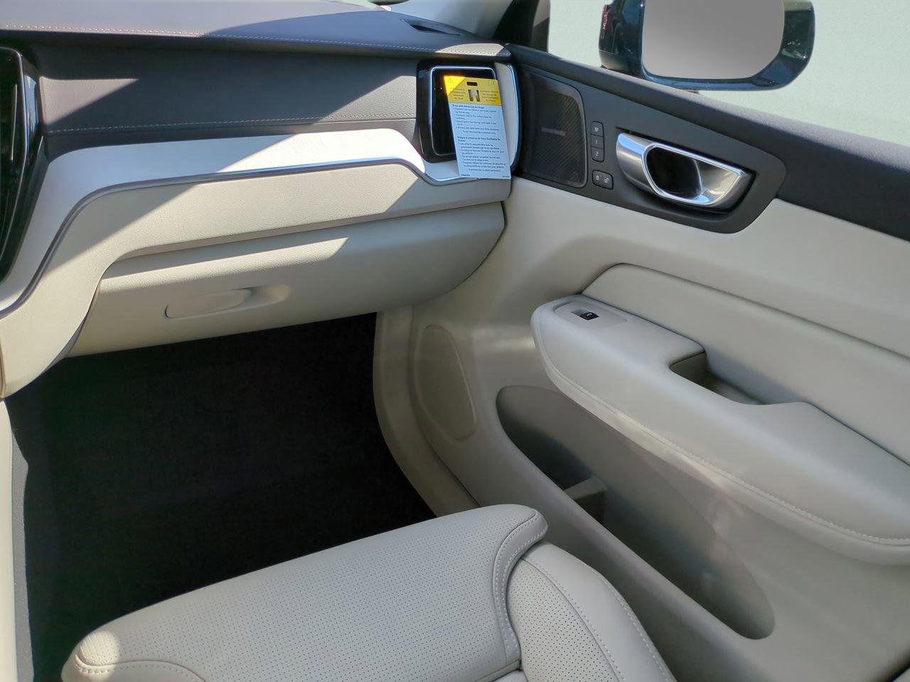 New 2026 Volvo XC60 T8 Ultra w/ Protection Package Premier image 15