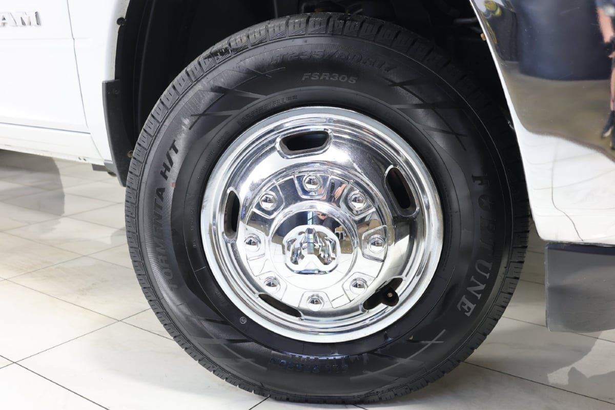 Used 2024 RAM 3500 SLT w/ Quick Order Package 2YG SLT AWD/4WD image 11