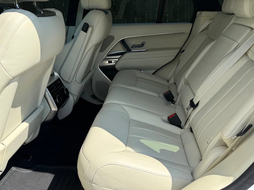 Certified 2024 Land Rover Range Rover SE AWD/4WD image 30