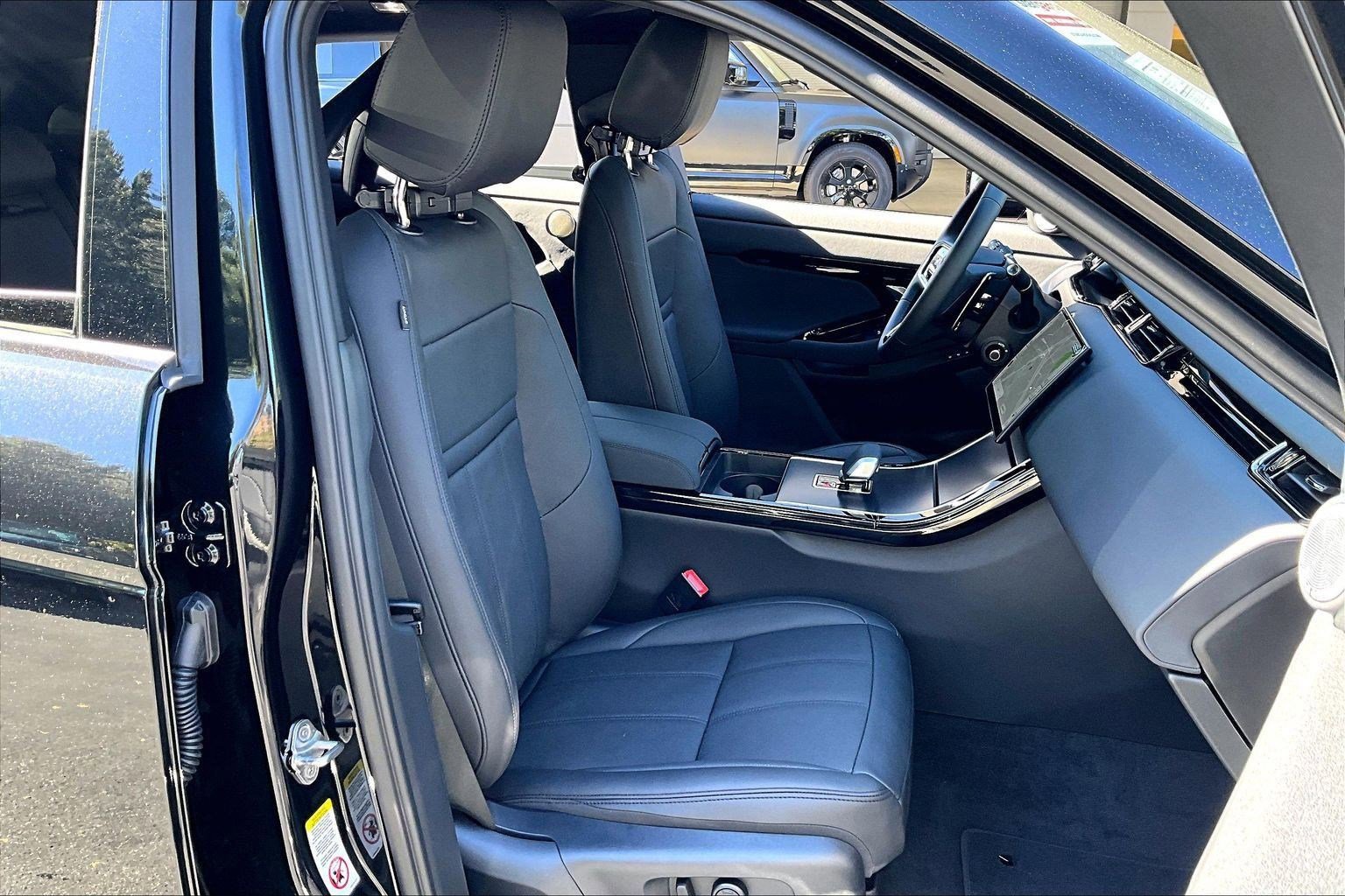 New 2026 Land Rover Range Rover Evoque Dynamic SE AWD/4WD image 8