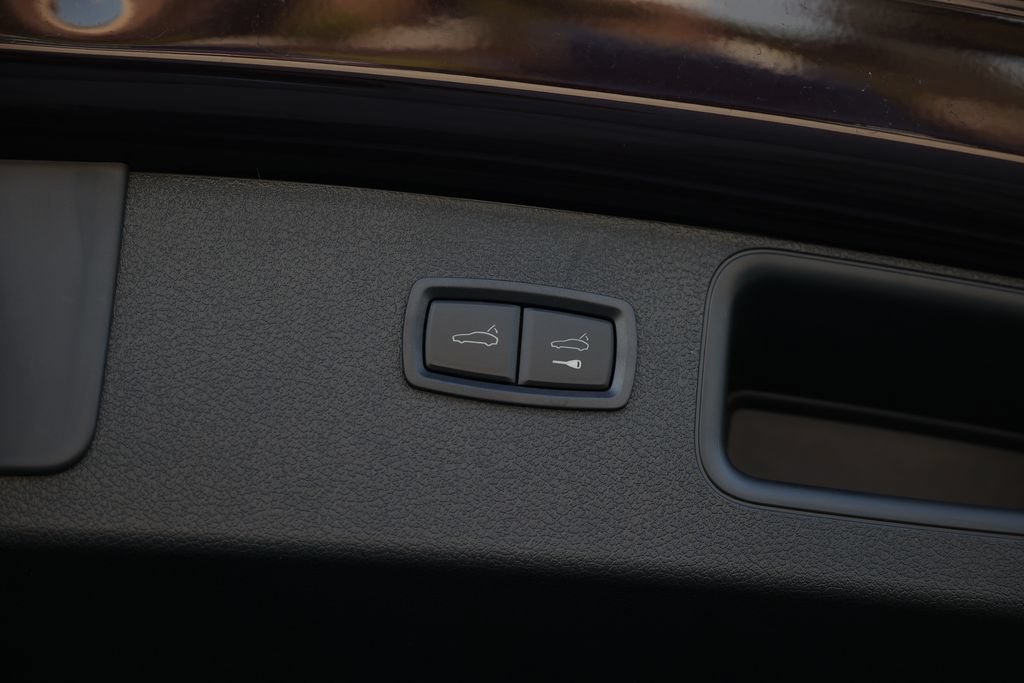 Certified 2026 Porsche Macan AWD/4WD image 37
