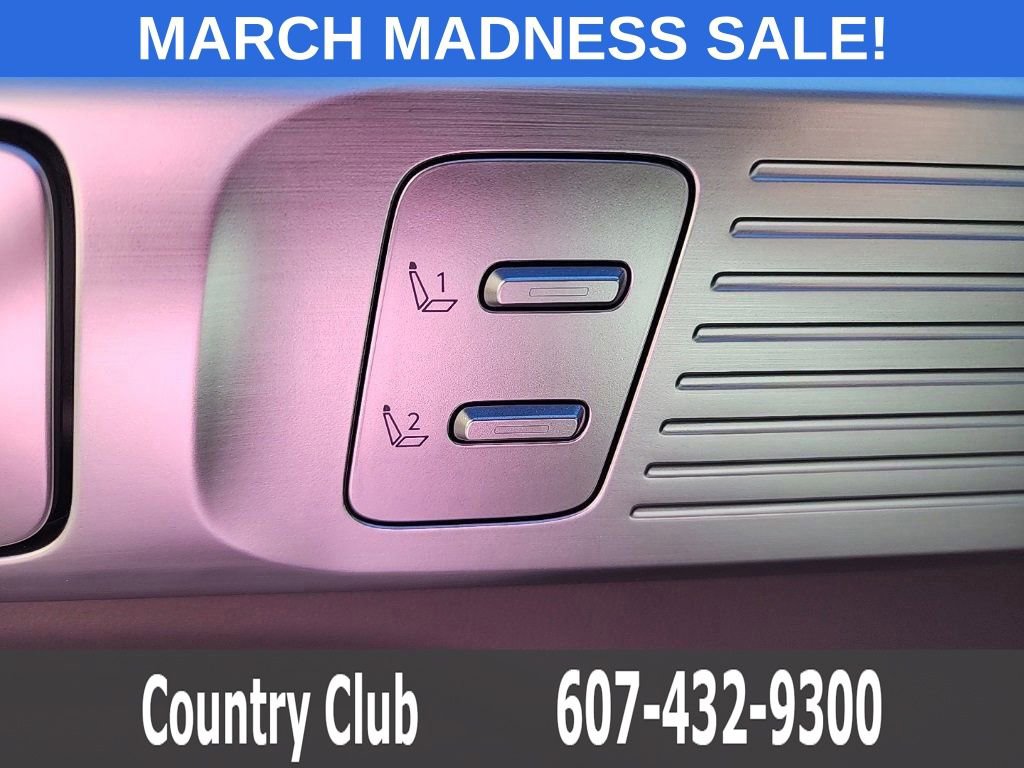 Used 2025 Hyundai Santa Fe Limited image 13