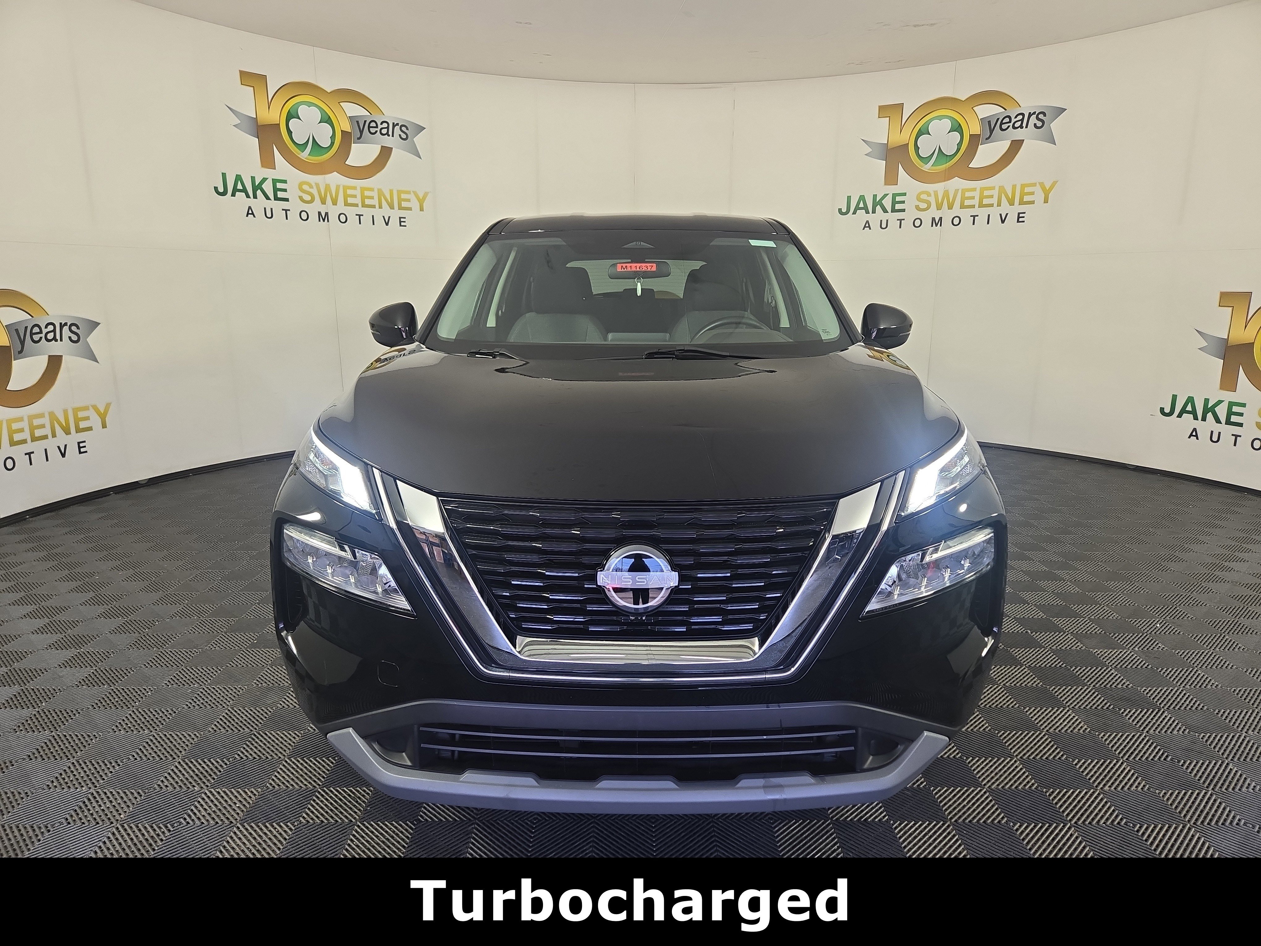 Used 2023 Nissan Rogue SV image 3