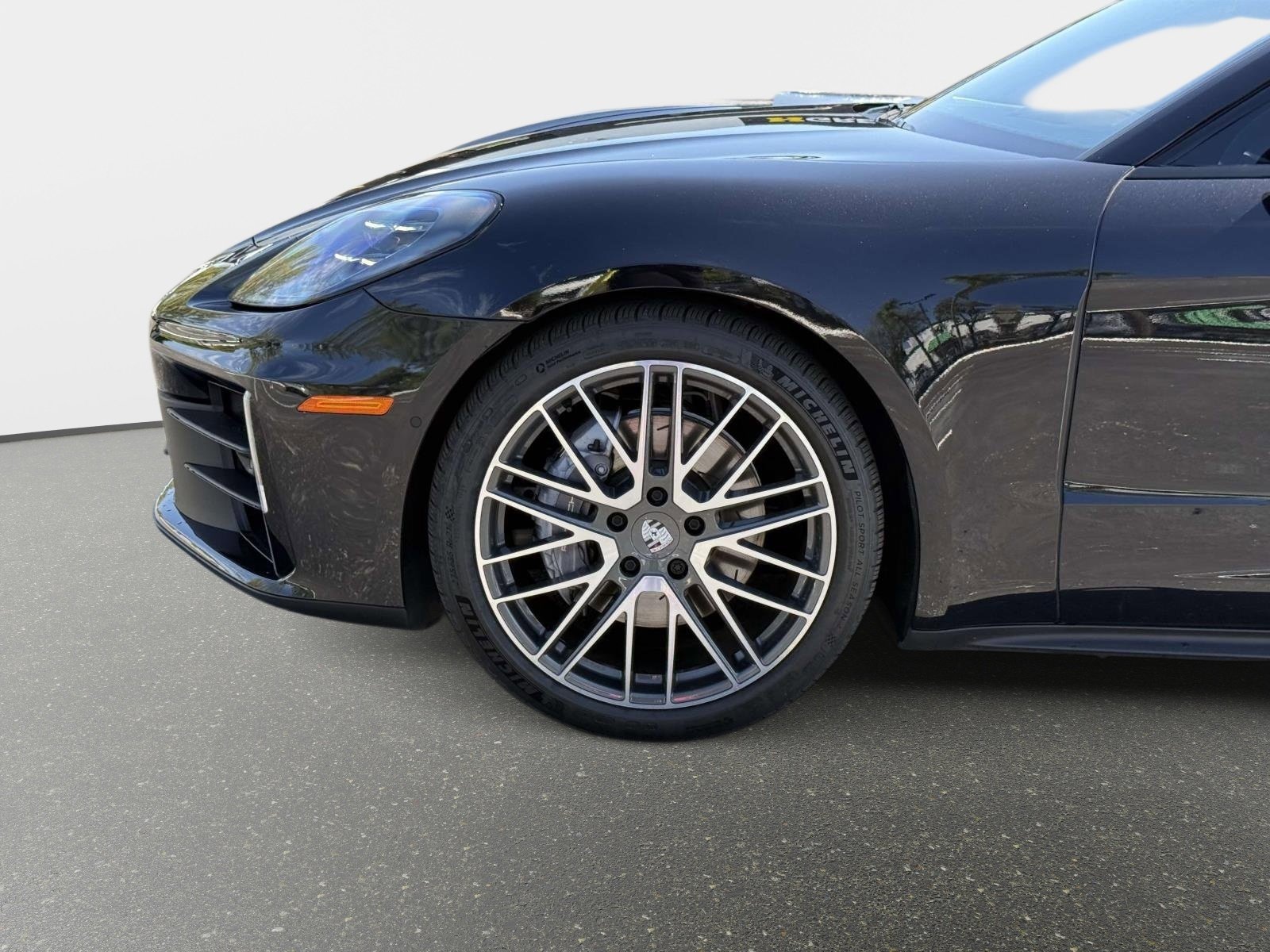 Used 2024 Porsche Panamera image 11