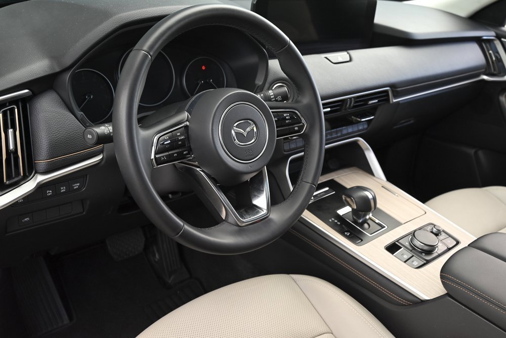 Certified 2025 MAZDA CX-90 3.3 Turbo w/ Preferred Package image 12