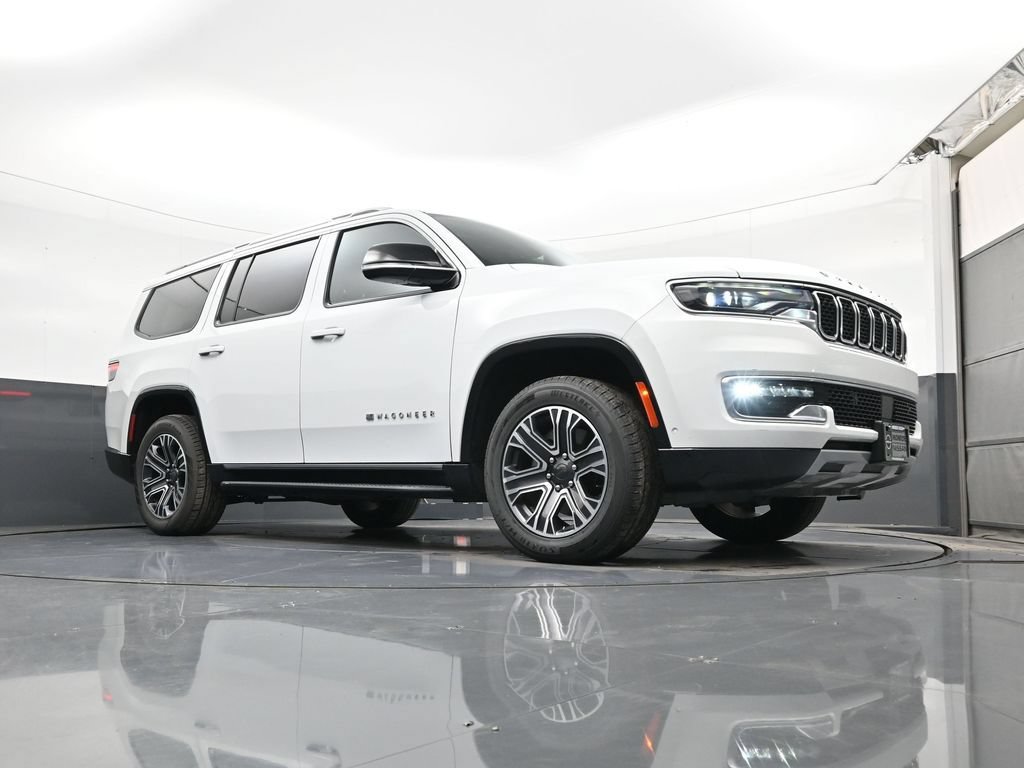 Used 2024 Jeep Wagoneer Series II w/ Flexible Seating Group RWD image 23